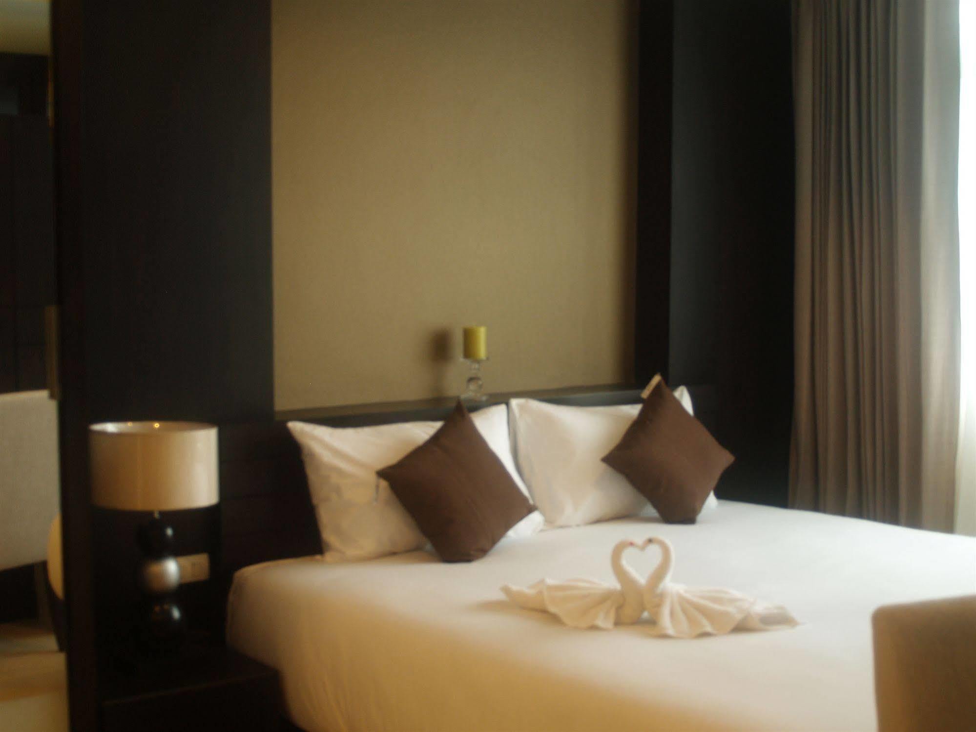 Kokotel Bangkok Dheva Thonglor Luaran gambar
